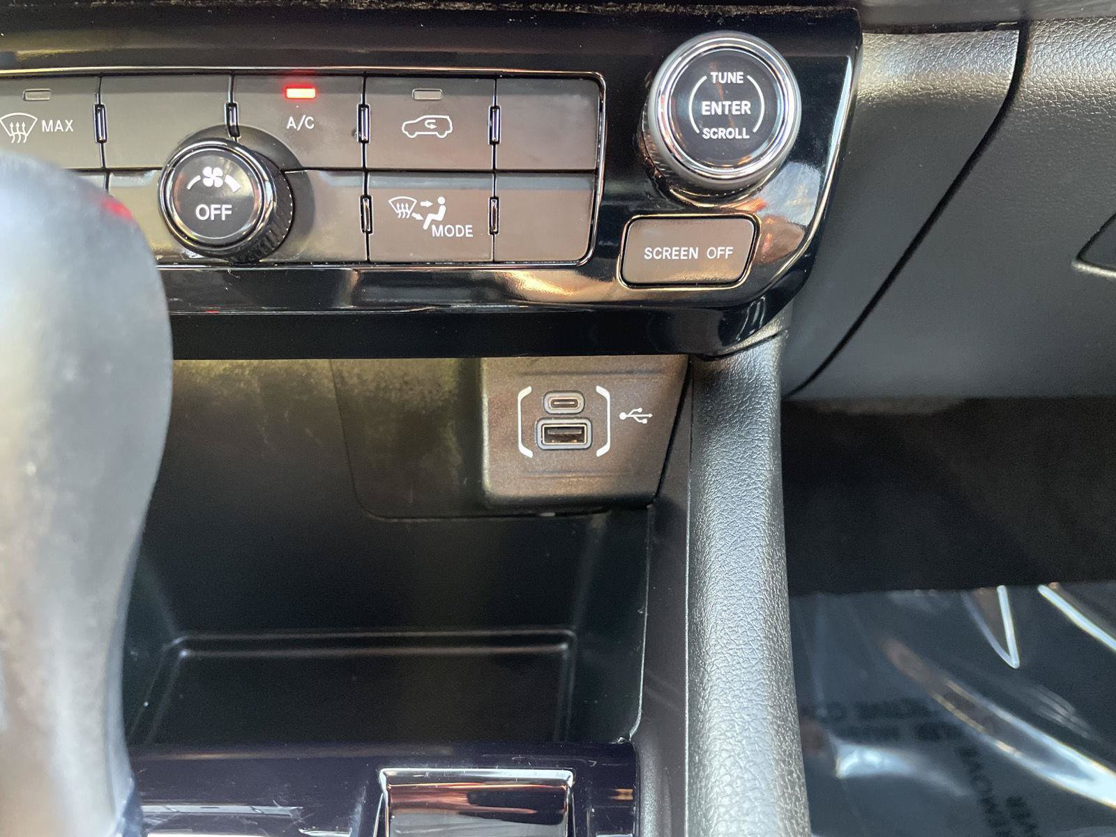 Used 2024 Jeep Compass Latitude AWD/4WD image 26