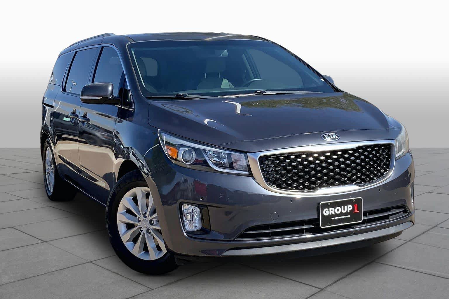 Used 2017 Kia Sedona EX FWD image 2