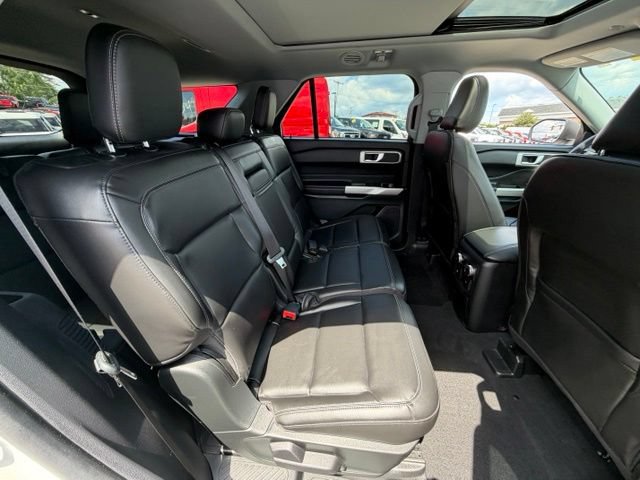 Certified 2022 Ford Explorer XLT w/ Equipment Group 202A AWD/4WD image 16