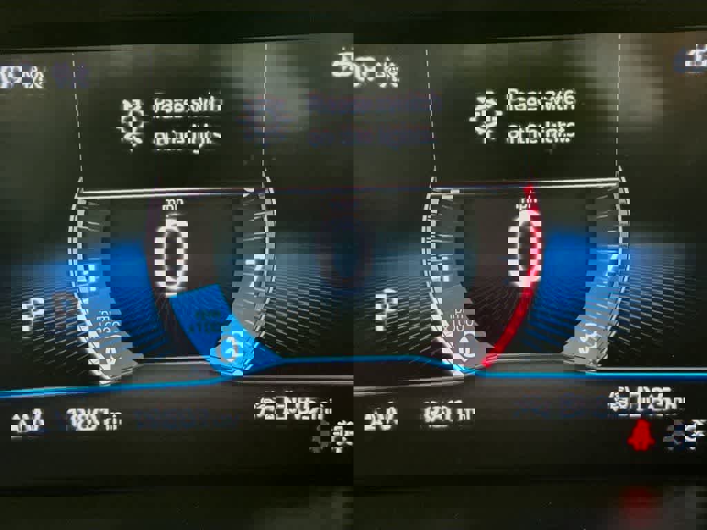 Used 2023 Volkswagen Tiguan SE R-Line image 24