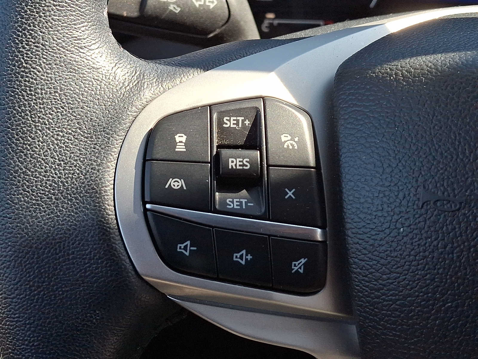 Certified 2023 Ford Explorer XLT w/ Equipment Group 202A AWD/4WD image 22
