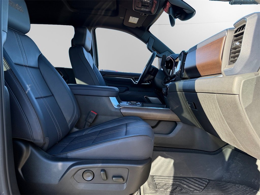 Used 2024 Chevrolet Silverado 2500 High Country image 15