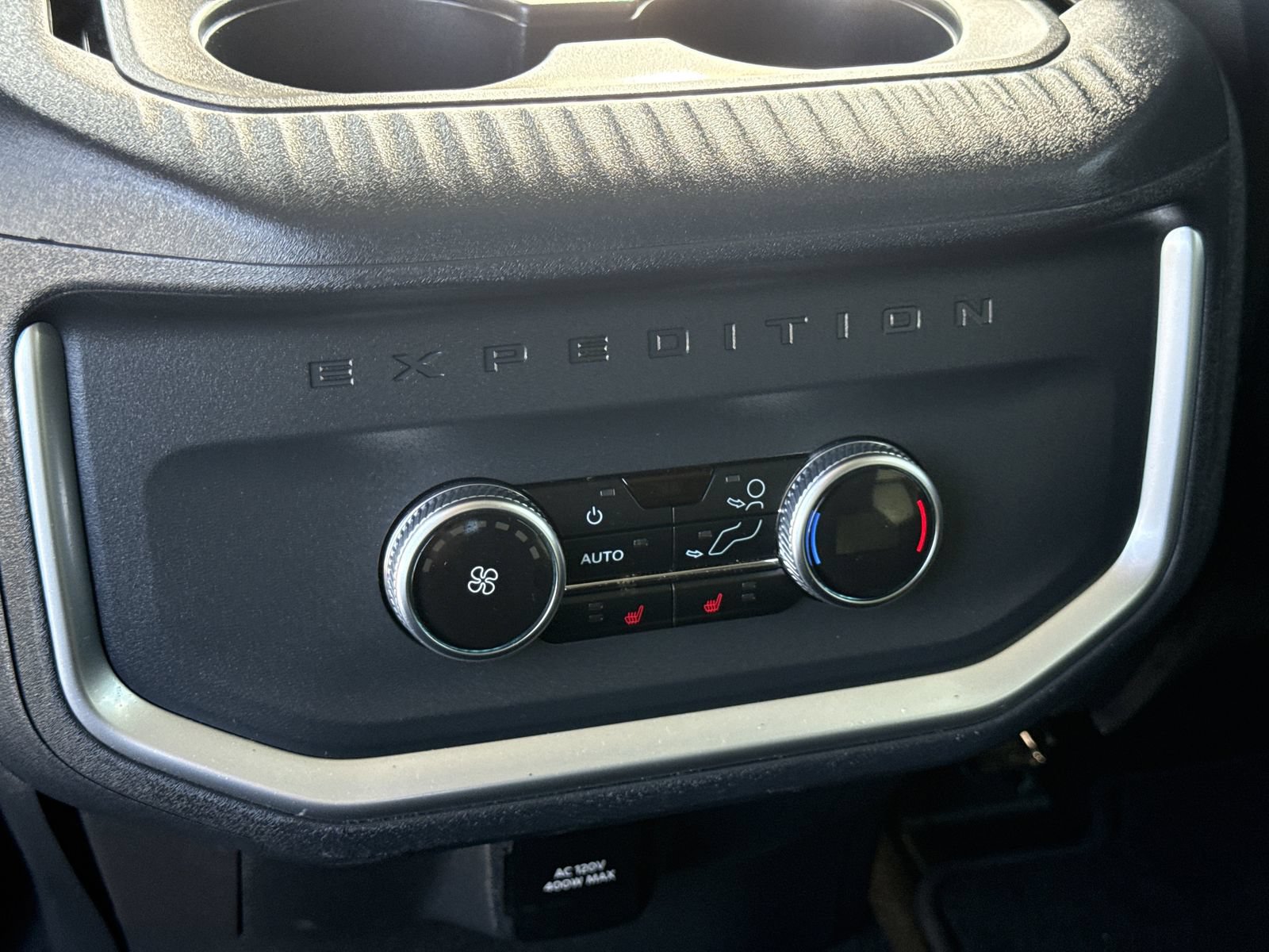 Certified 2025 Ford Expedition Platinum AWD/4WD image 21