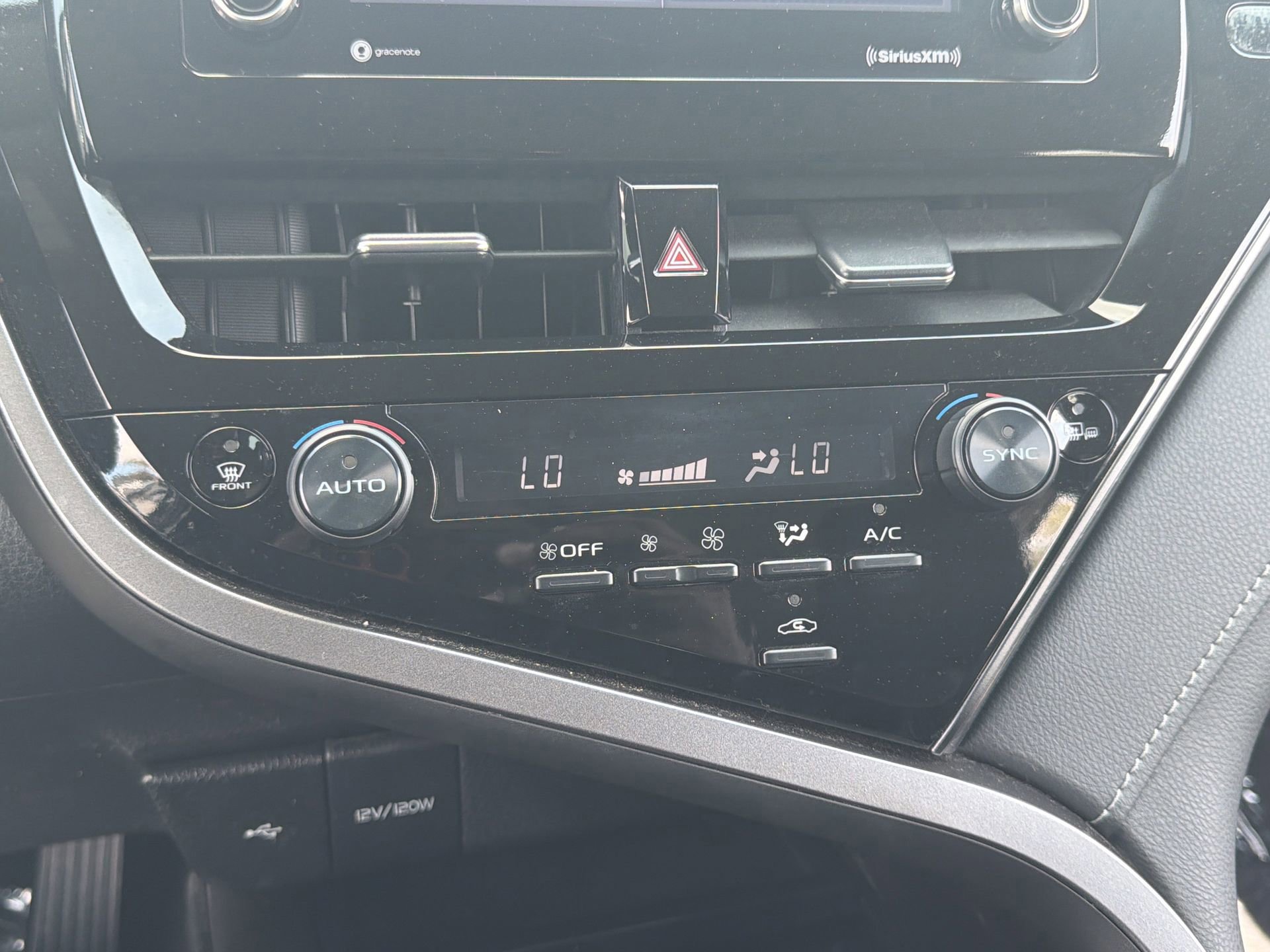 Used 2024 Toyota Camry SE w/ Convenience Package FWD image 10