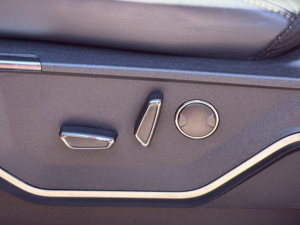 Certified 2023 Ford F150 Raptor w/ Raptor Carbon Fibre Package image 15