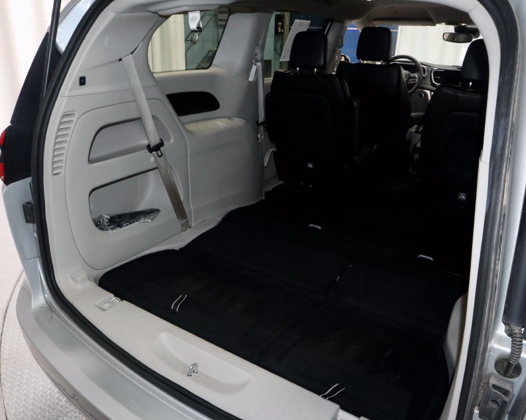 Used 2024 Chrysler Pacifica Touring-L FWD image 14