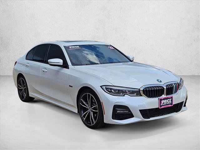 Used 2022 BMW 330e w/ M Sport Package RWD image 3