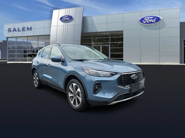 Certified 2024 Ford Escape Platinum AWD/4WD image 1
