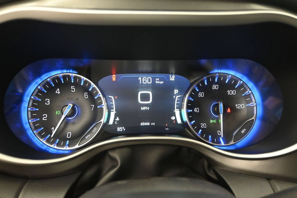 Used 2024 Chrysler Pacifica Touring-L FWD image 18