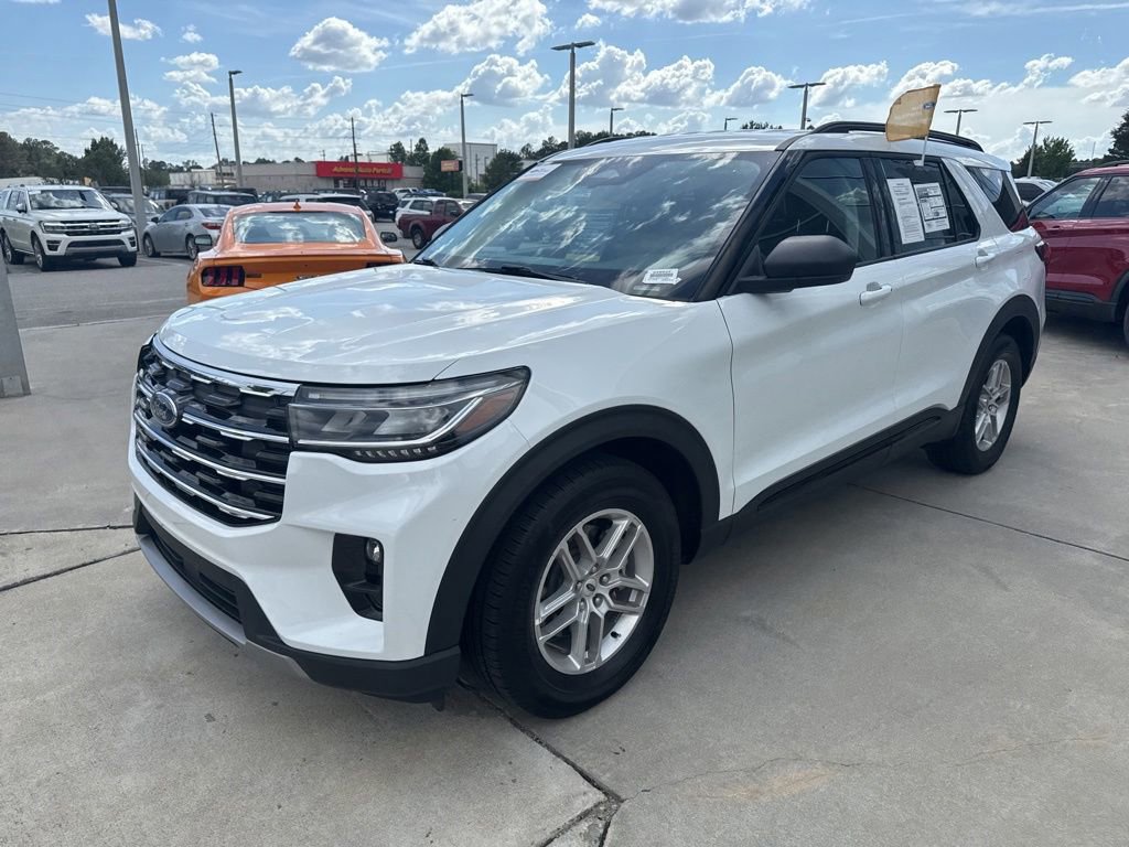 Certified 2026 Ford Explorer Active w/ Active Comfort Package RWD image 3
