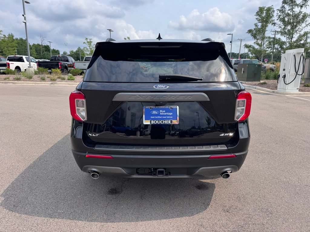Certified 2023 Ford Explorer XLT w/ Equipment Group 202A AWD/4WD image 4