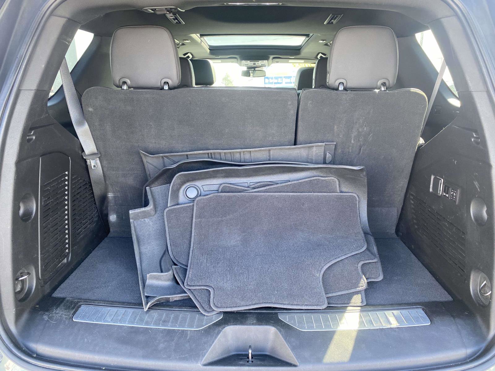 Used 2023 Chevrolet Tahoe Z71 w/ Luxury Package AWD/4WD image 10