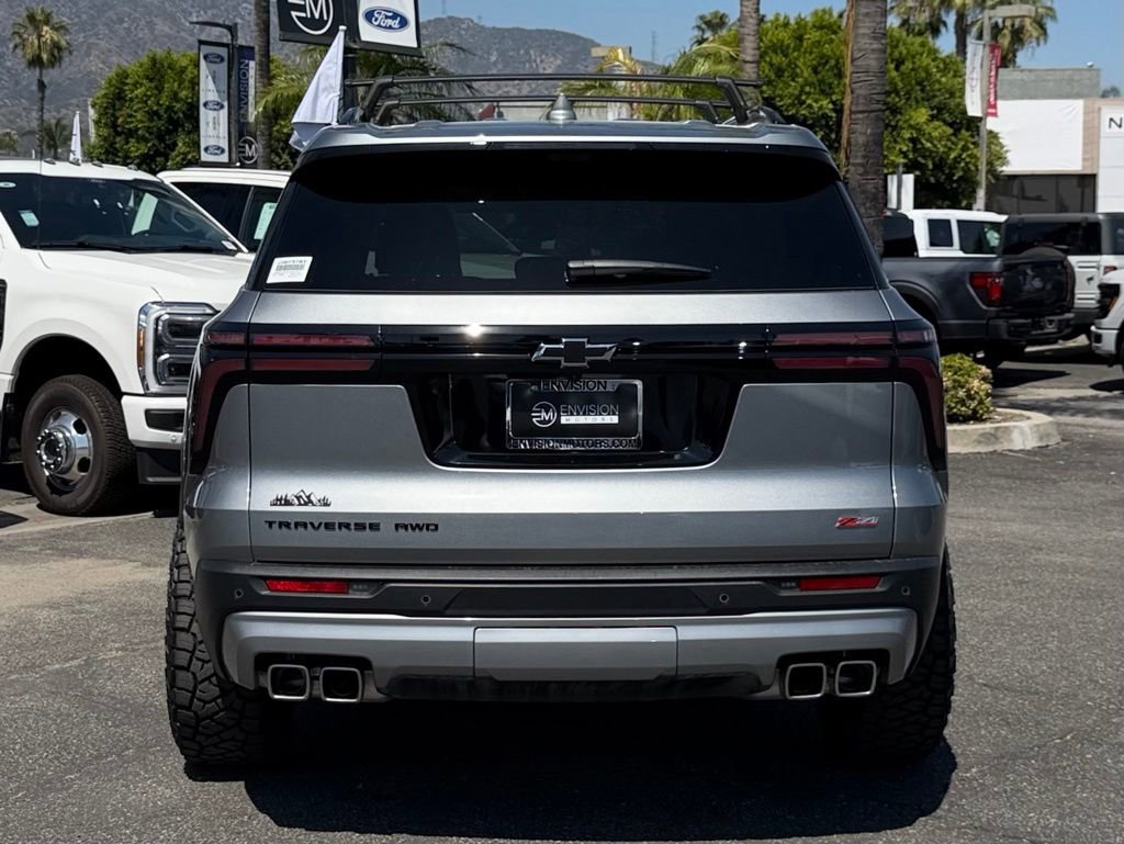 Used 2025 Chevrolet Traverse Z71 w/ Enhanced Driving Package AWD/4WD image 7