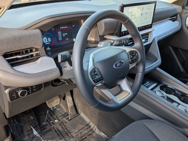 Certified 2025 Ford Explorer Active AWD/4WD image 12