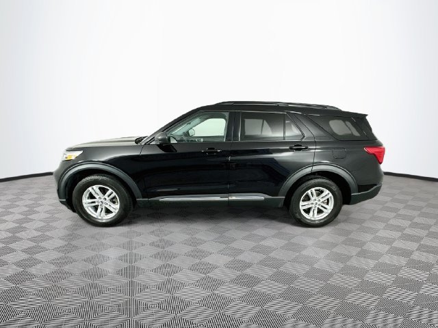 Certified 2023 Ford Explorer XLT w/ Equipment Group 202A AWD/4WD image 7
