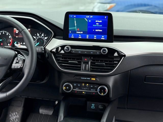 Certified 2022 Ford Escape SE w/ Cold Weather Package image 34