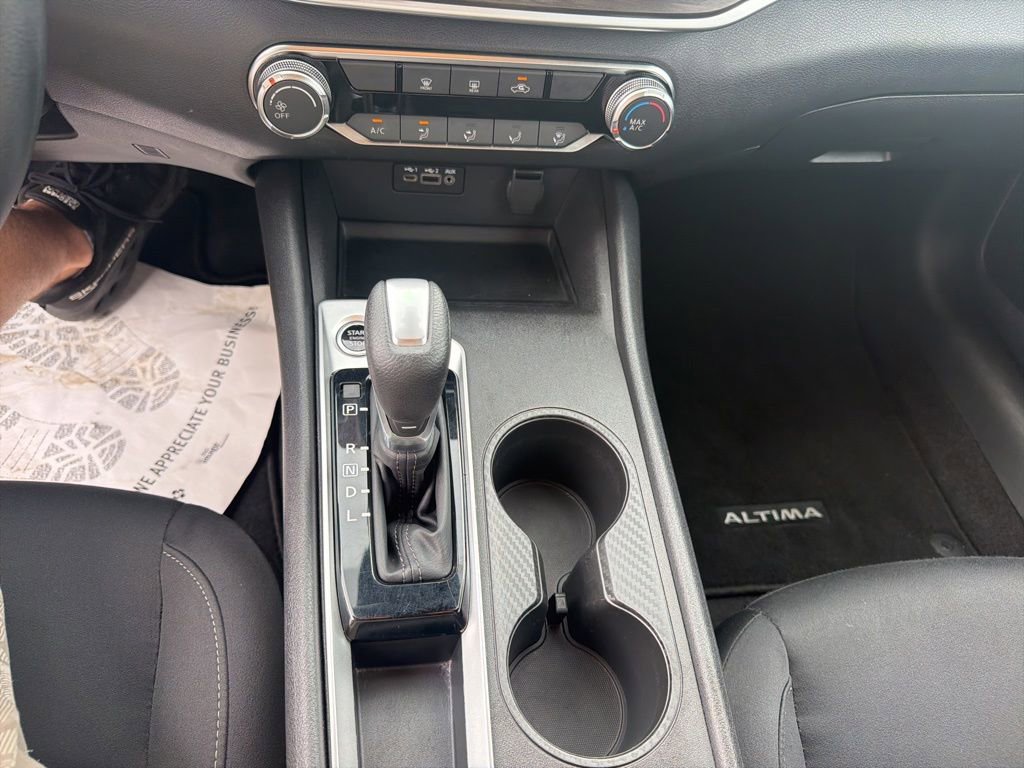 Used 2025 Nissan Altima 2.5 SV FWD image 29