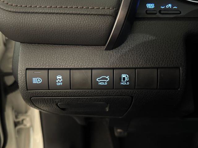 Used 2020 Toyota Camry LE FWD image 15