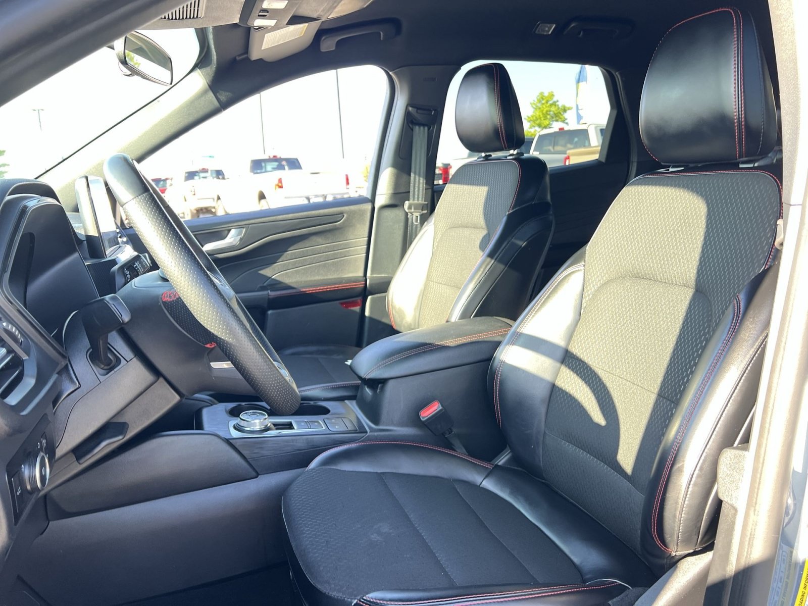 Certified 2025 Ford Escape ST-Line Select AWD/4WD image 13