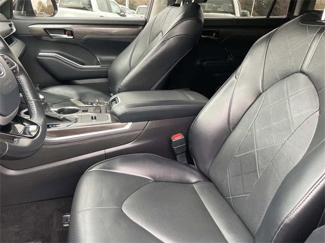 Used 2022 Toyota Highlander Platinum image 20