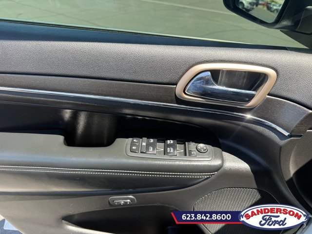 Used 2017 Jeep Grand Cherokee Limited AWD/4WD image 12