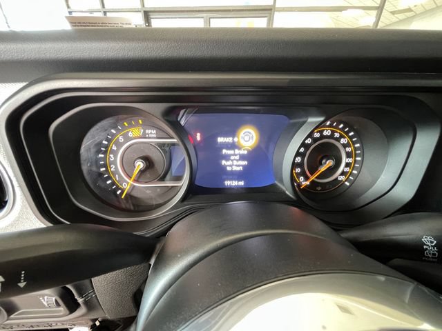 Used 2025 Jeep Wrangler Unlimited Sahara AWD/4WD image 14