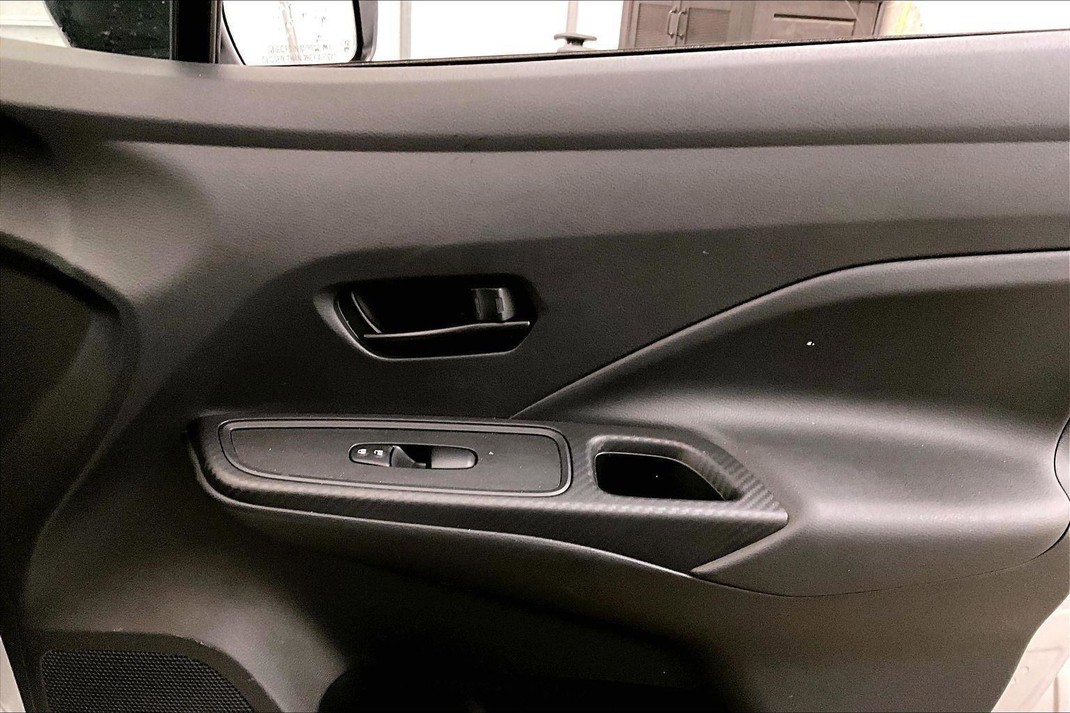 Used 2024 Nissan Versa S w/ Trunk Package image 23