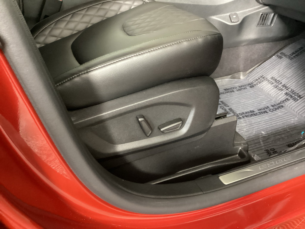 Certified 2024 Ford Edge Titanium AWD/4WD image 9