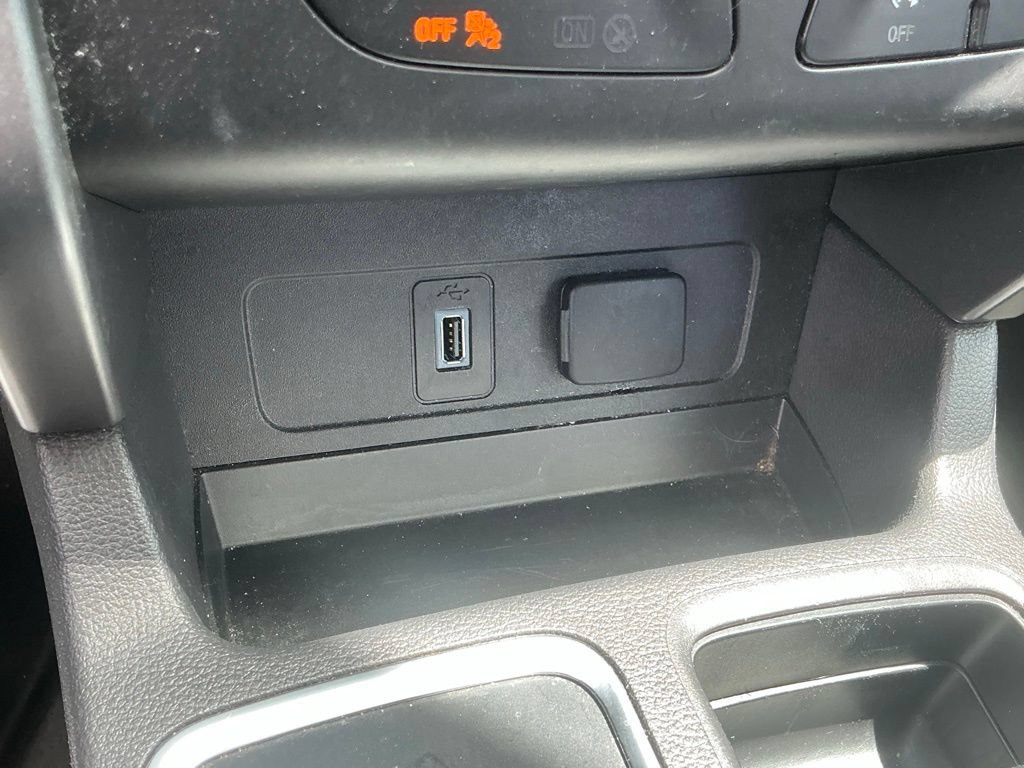 Certified 2019 Ford Escape SE FWD image 38