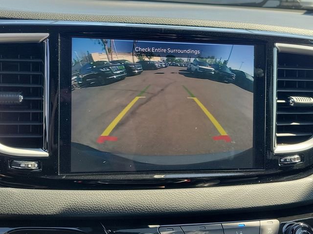 Used 2023 Chrysler Pacifica Touring-L image 12