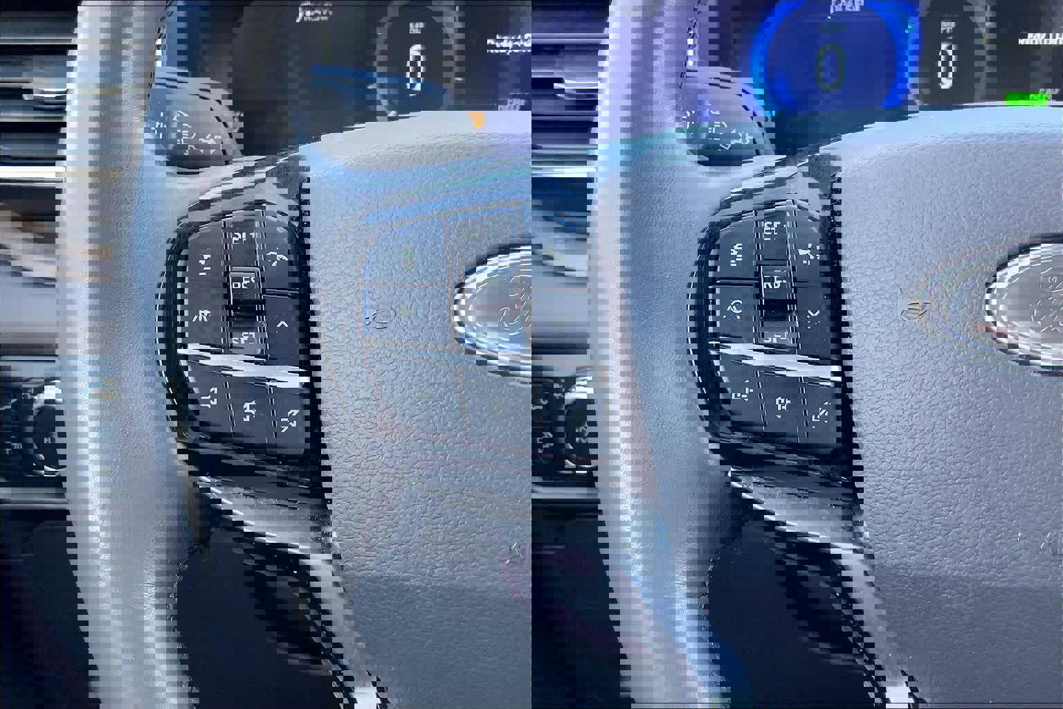 Certified 2022 Ford Explorer Platinum w/ Technology Package image 23