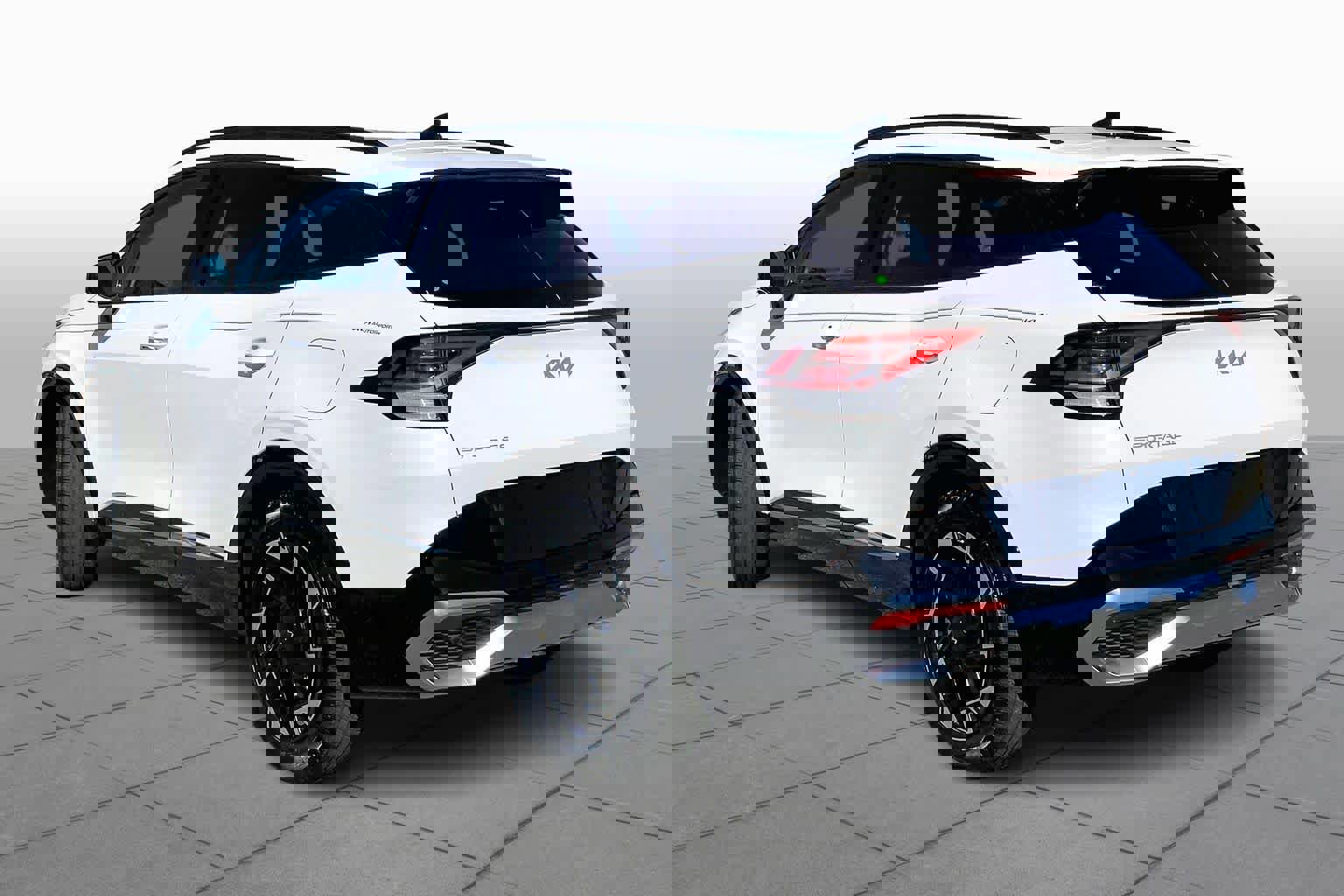 Used 2024 Kia Sportage SX image 4