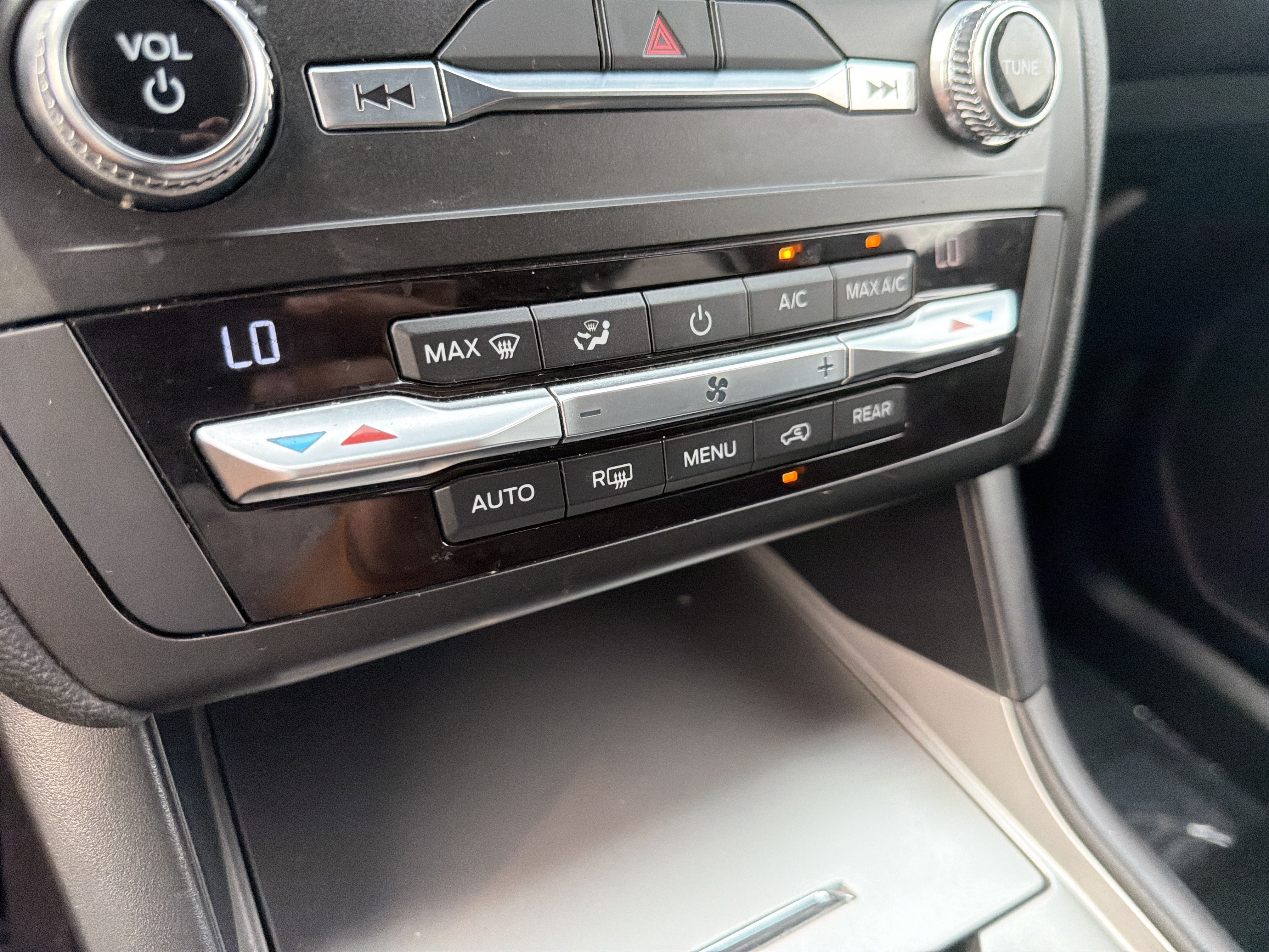 Certified 2020 Ford Explorer XLT AWD/4WD image 29