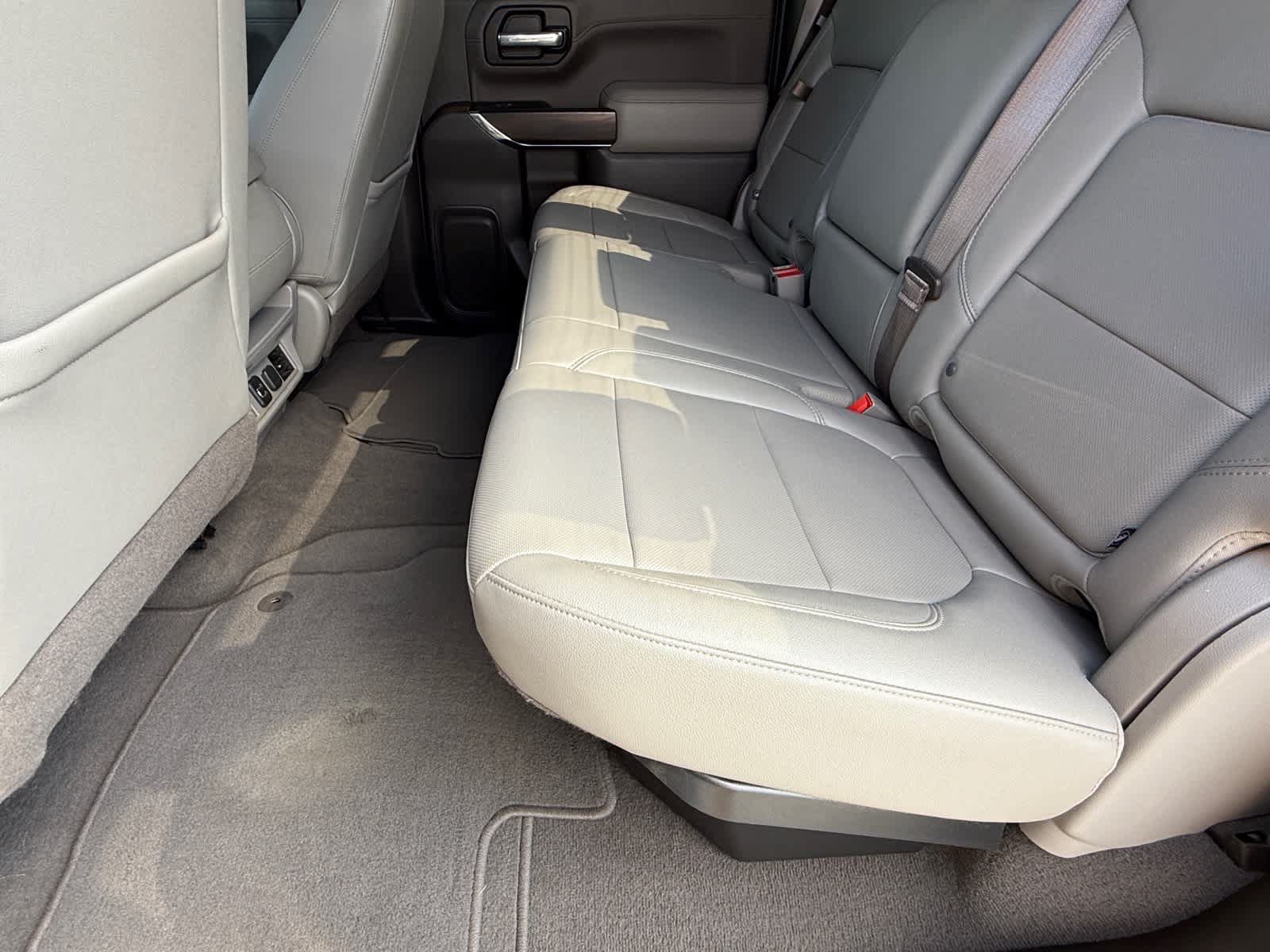 Used 2019 GMC Sierra 1500 SLT w/ X31 Off-Road Package AWD/4WD image 11