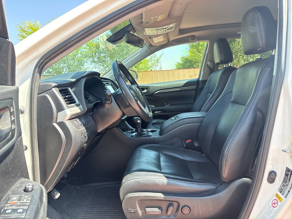 Used 2019 Toyota Highlander Limited Platinum AWD/4WD image 12