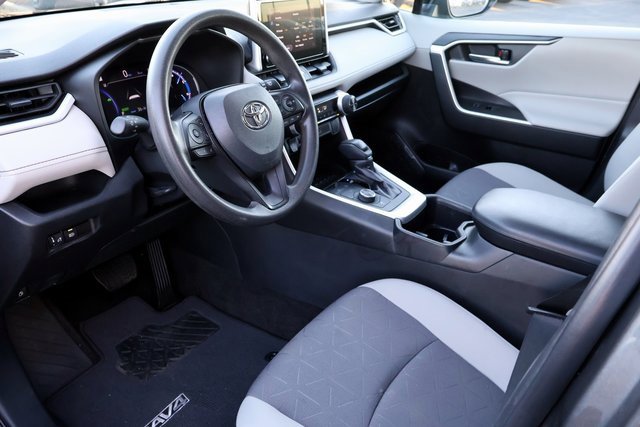 Used 2023 Toyota RAV4 XLE image 3