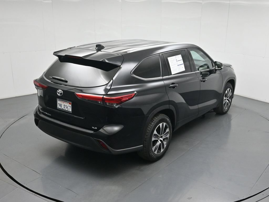 Used 2022 Toyota Highlander XLE FWD image 43
