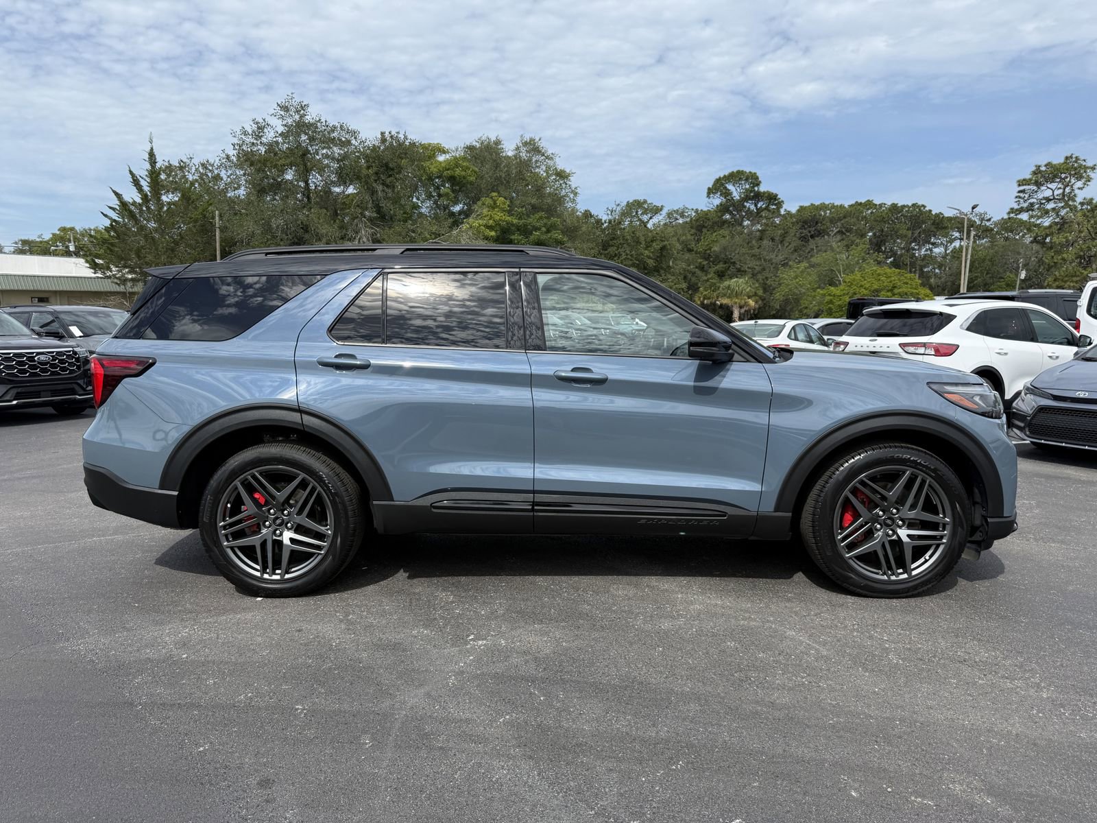 Certified 2025 Ford Explorer ST w/ Sun And Sound Package AWD/4WD image 3