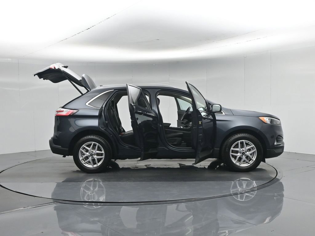 Certified 2024 Ford Edge SEL w/ Convenience Package AWD/4WD image 5