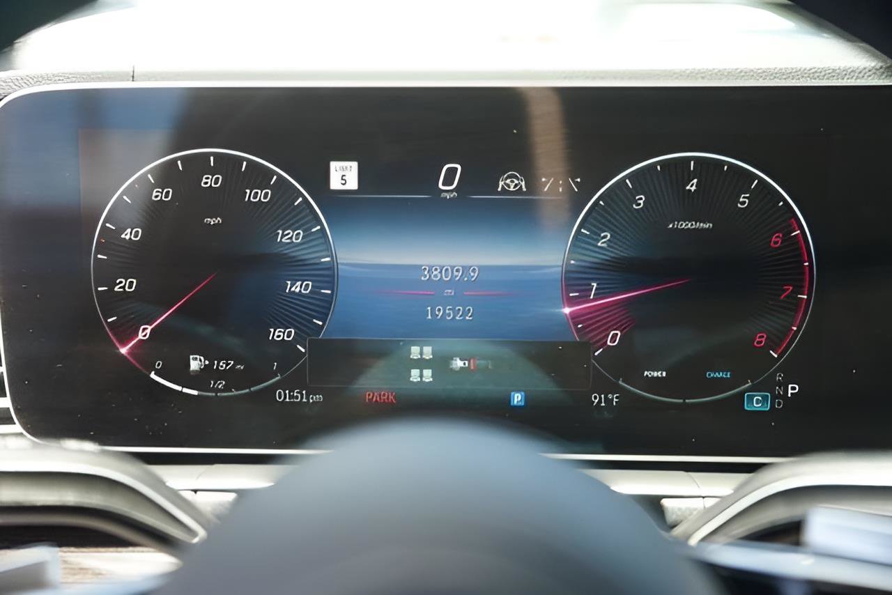 Used 2025 Mercedes-Benz GLS 450 4MATIC image 27