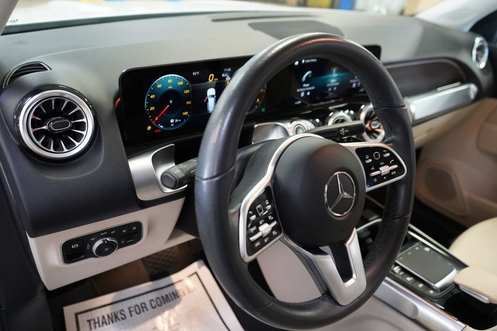 Used 2023 Mercedes-Benz GLB 250 4MATIC image 17