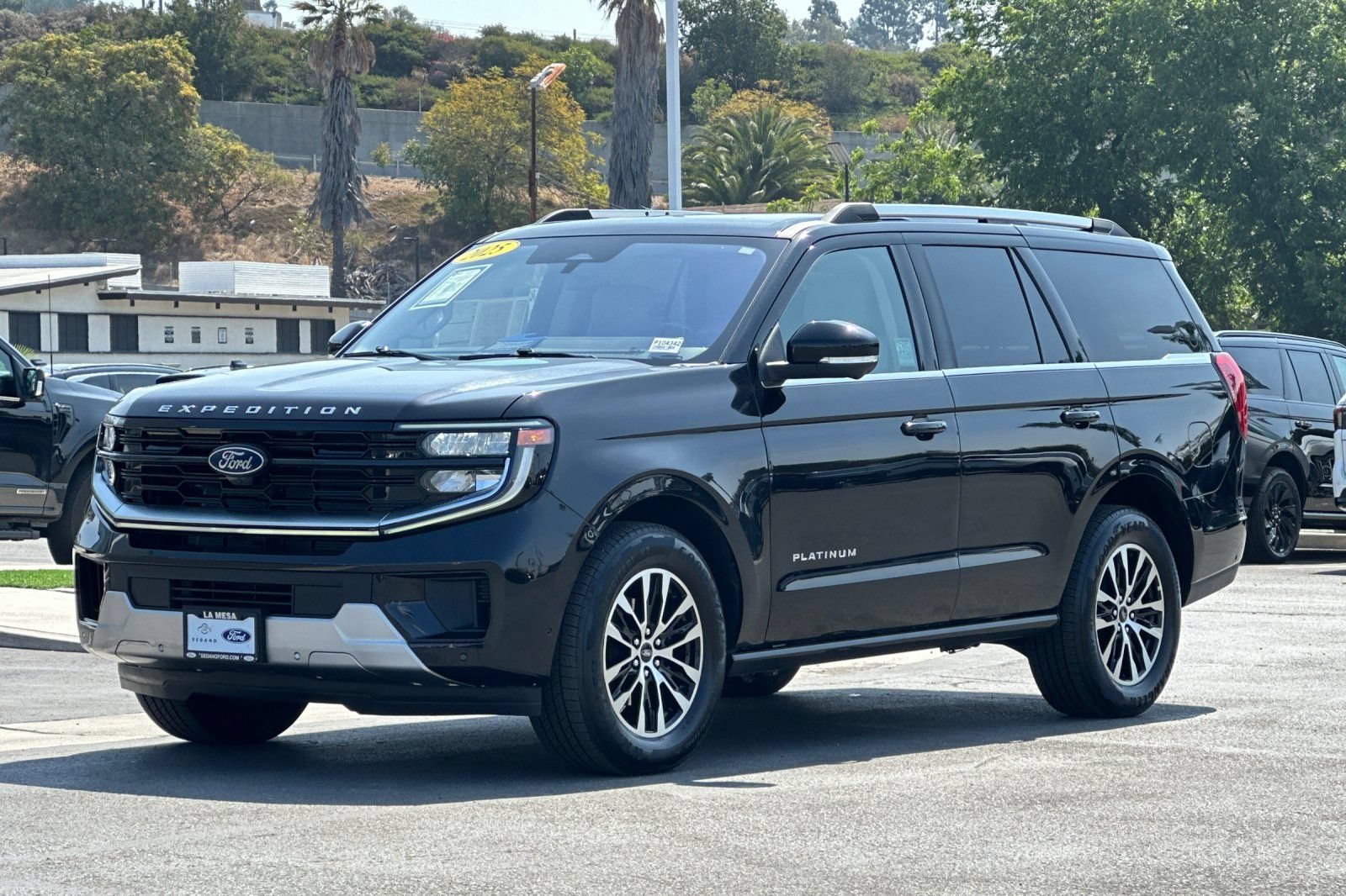 Certified 2025 Ford Expedition Platinum AWD/4WD image 7