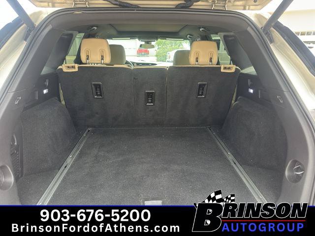 Used 2017 Cadillac XT5 Luxury w/ Driver Awareness Package FWD image 9