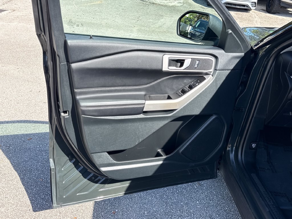 Certified 2023 Ford Explorer XLT RWD image 14