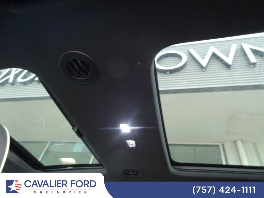 Used 2023 Chevrolet Traverse Premier w/ Redline Edition AWD/4WD image 10