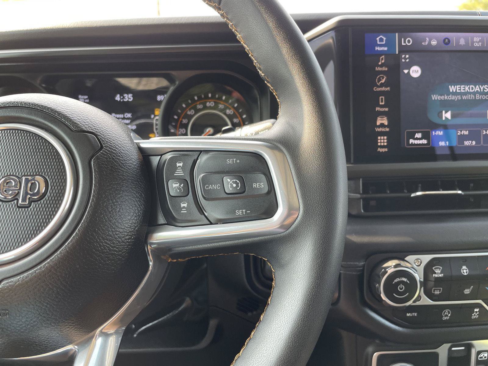 Used 2025 Jeep Wrangler Unlimited Sahara AWD/4WD image 14