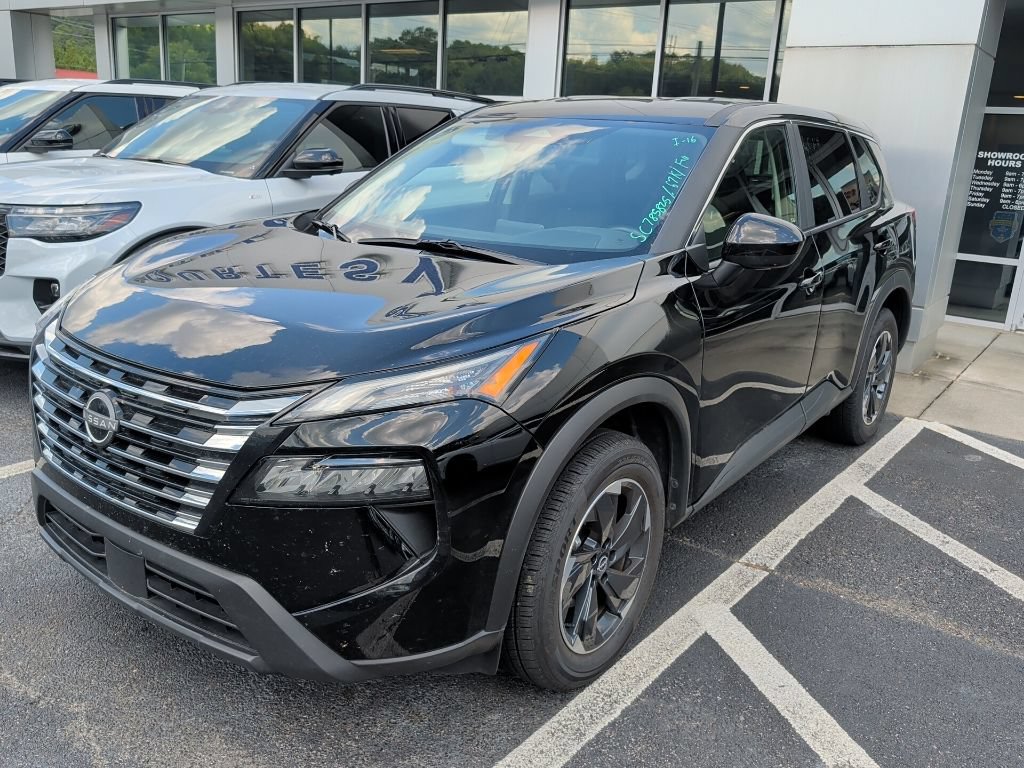 Used 2025 Nissan Rogue SV AWD/4WD image 3