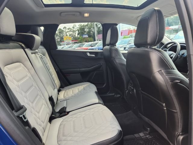 Certified 2023 Ford Escape Platinum w/ Premium Technology Package AWD/4WD image 17