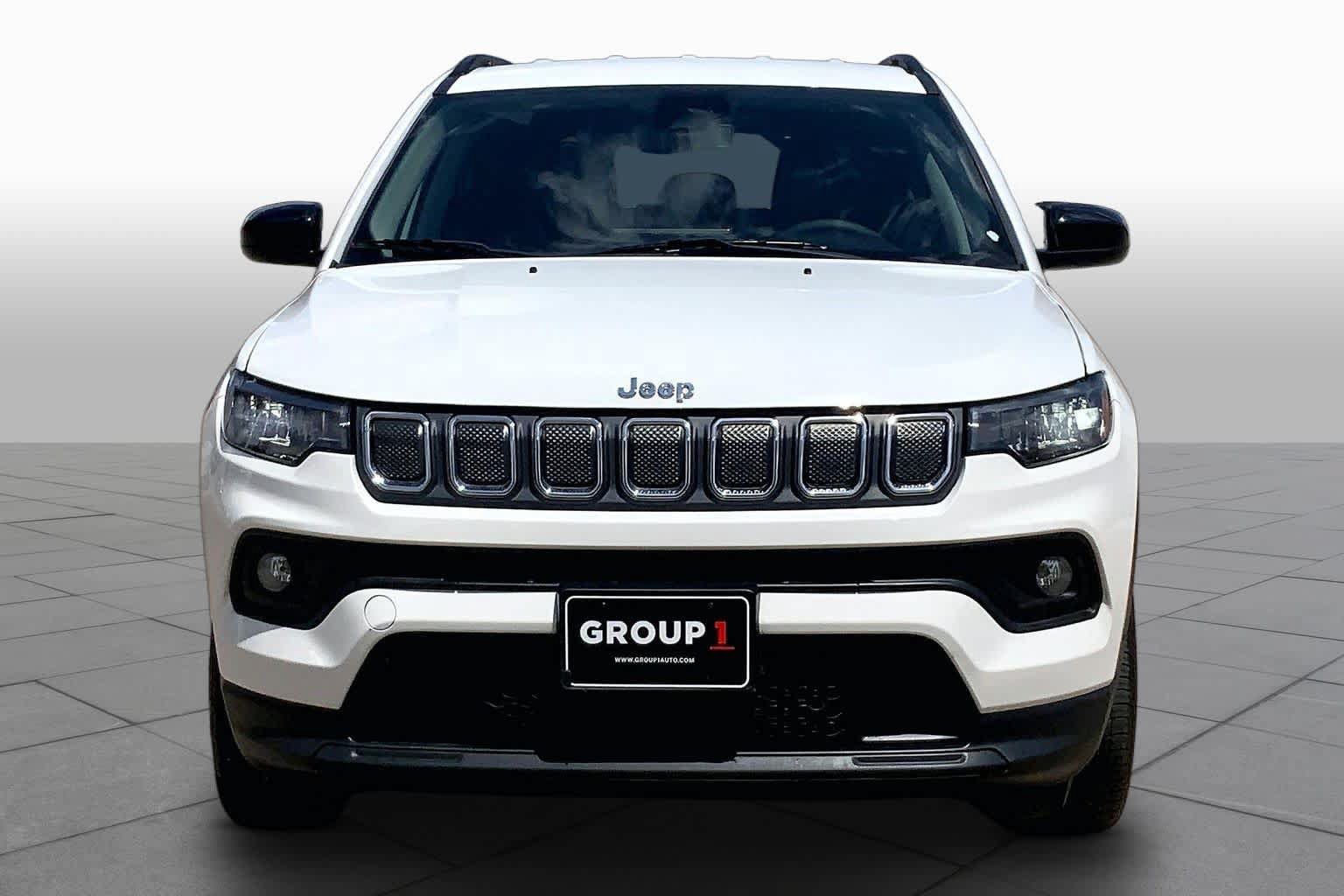 Used 2022 Jeep Compass Latitude FWD image 4