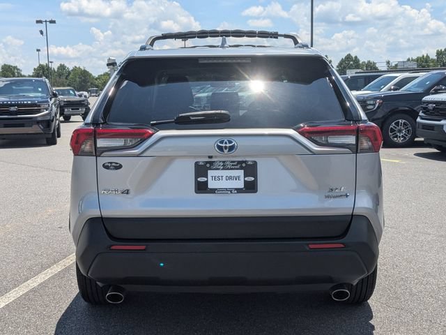 Used 2022 Toyota RAV4 XLE Premium AWD/4WD image 4